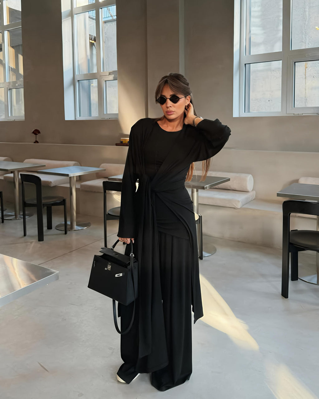 Aisha Siyah Vatkalı T-shirt - Pileli Pantolon - Kimono Set