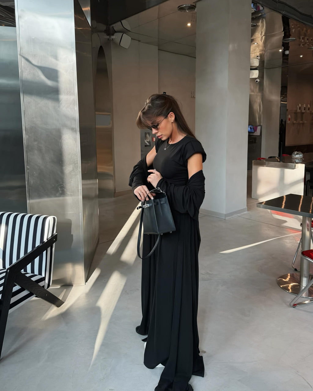 Aisha Siyah Vatkalı T-shirt - Pileli Pantolon - Kimono Set