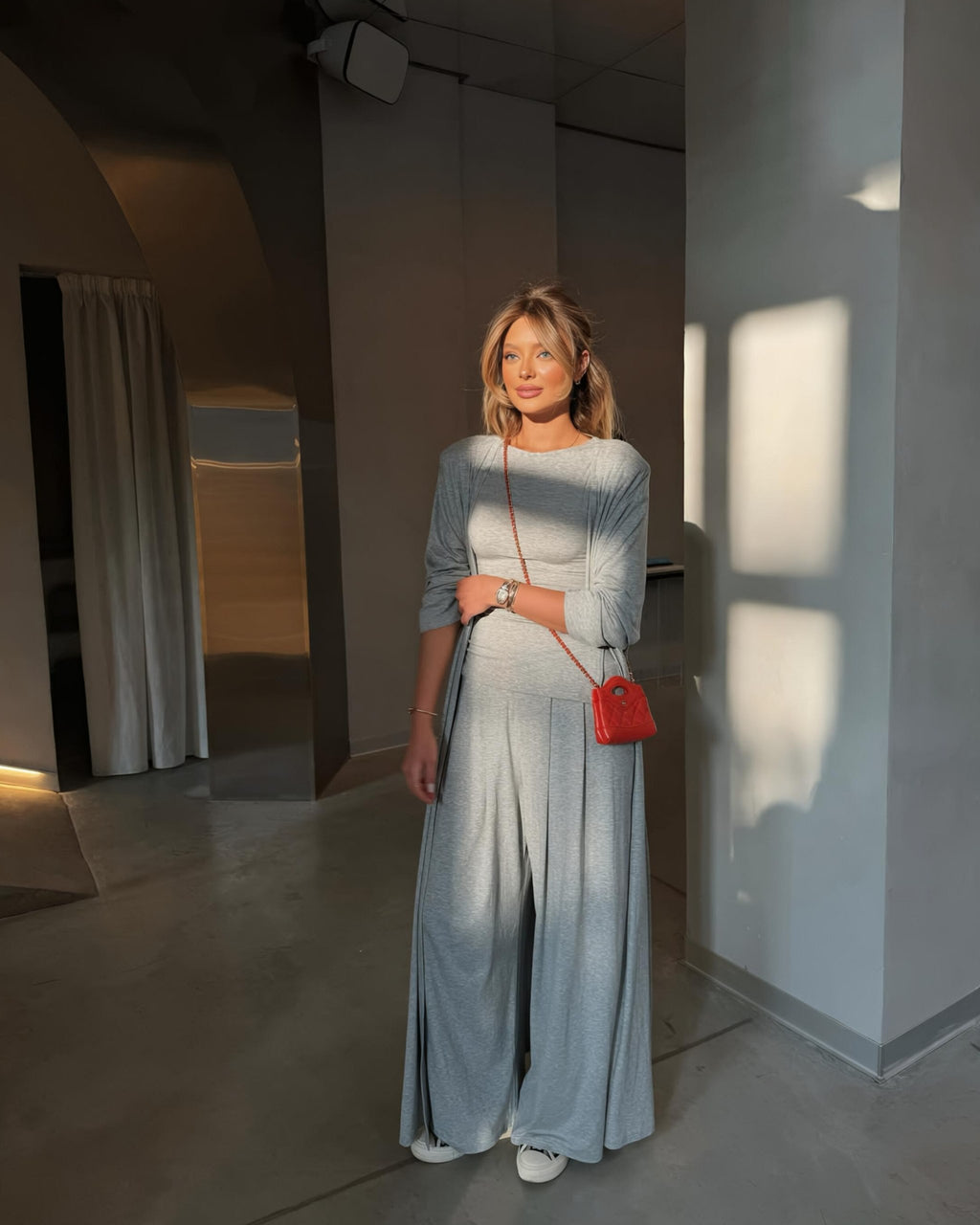 Aisha Gri Vatkalı T-shirt - Pileli Pantolon - Kimono Set