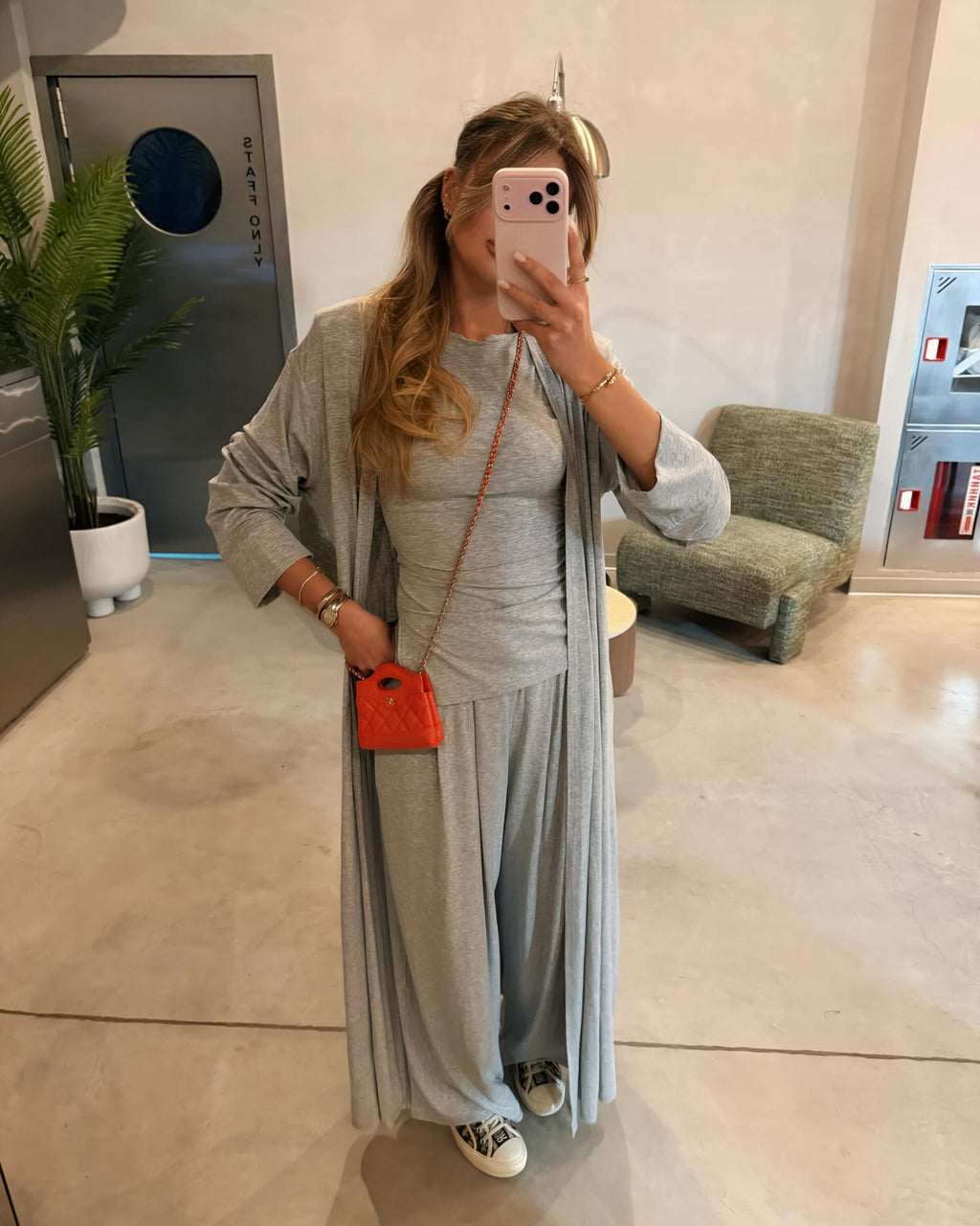 Aisha Gri Vatkalı T-shirt - Pileli Pantolon - Kimono Set