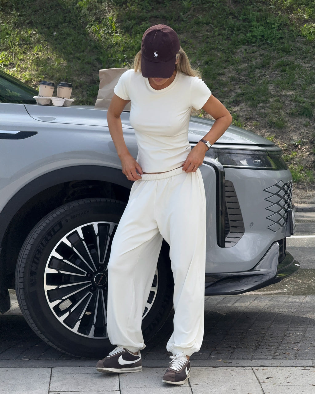 Dolce Beyaz Bileği Lastikli Pantolon - T-shirt Set